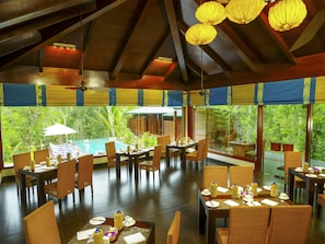 Restaurant - Niraamaya Cardamom Club (Peermade)