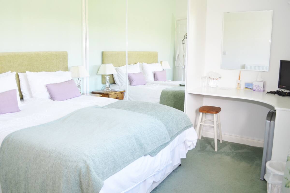 Kamar Double atau Twin, kamar mandi pribadi