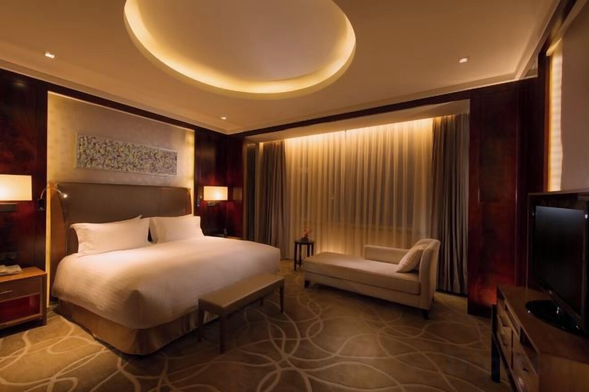 Minibar, in-room safe, desk, soundproofing