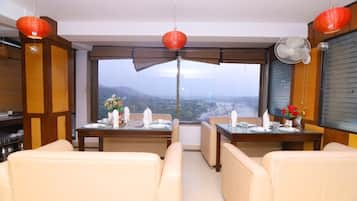 Bao gồm bữa sáng hàng ngày