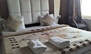 Executive Room, 1 Double Bed | Premium bedding, memory foam beds, blackout drapes, iron/ironing board