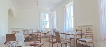 Waverley Hotel