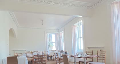 Waverley Hotel