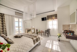 Caja de seguridad en la habitación y cortinas blackout 