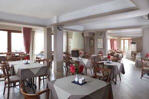 Bar (on property) - Hotel Panorama (Monemvasia)