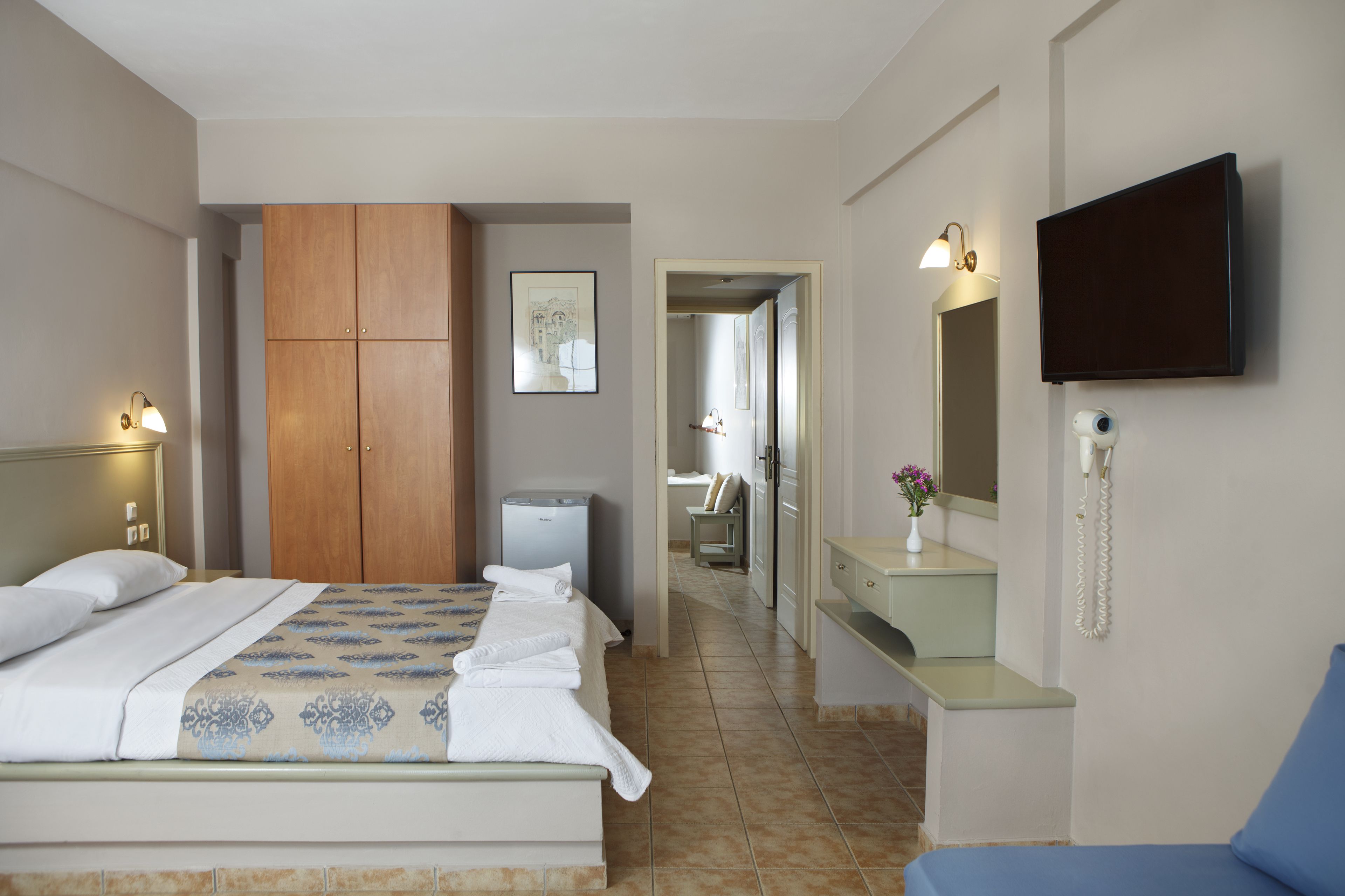 in-room safe, individually decorated, individually furnished, desk