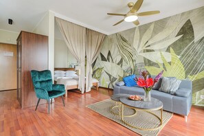 Down comforters, soundproofing, iron/ironing board, free WiFi - P&O Apartments Arkadia (Warsaw)