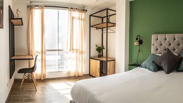 Habitación doble Confort | Minibar, escritorio, cortinas blackout y wifi gratis