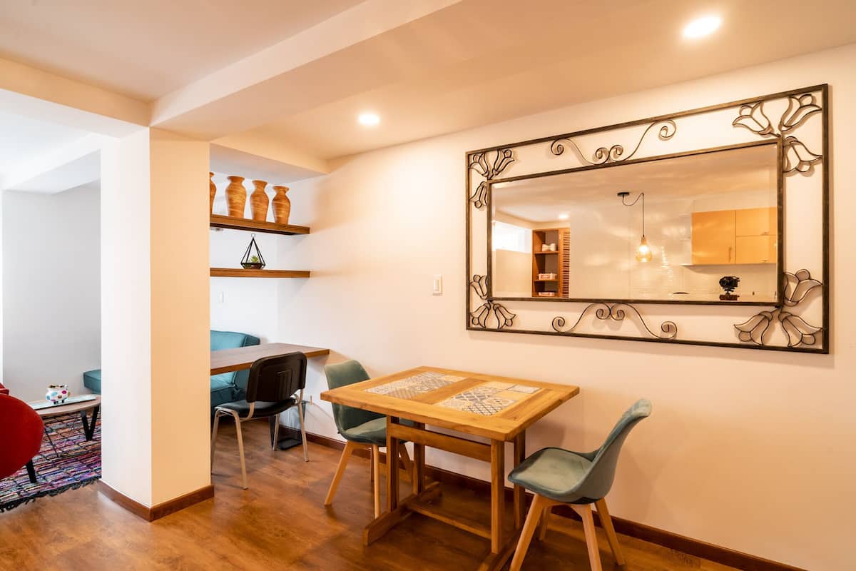 Loft junior | Zona de estar | Televisión de 21 pulgadas con canales digitales