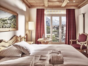 Quarto solteiro luxo, sacada, vista para a montanha (Small Queen) | Roupas de cama antialérgicas, edredons de pluma, cofres nos quartos