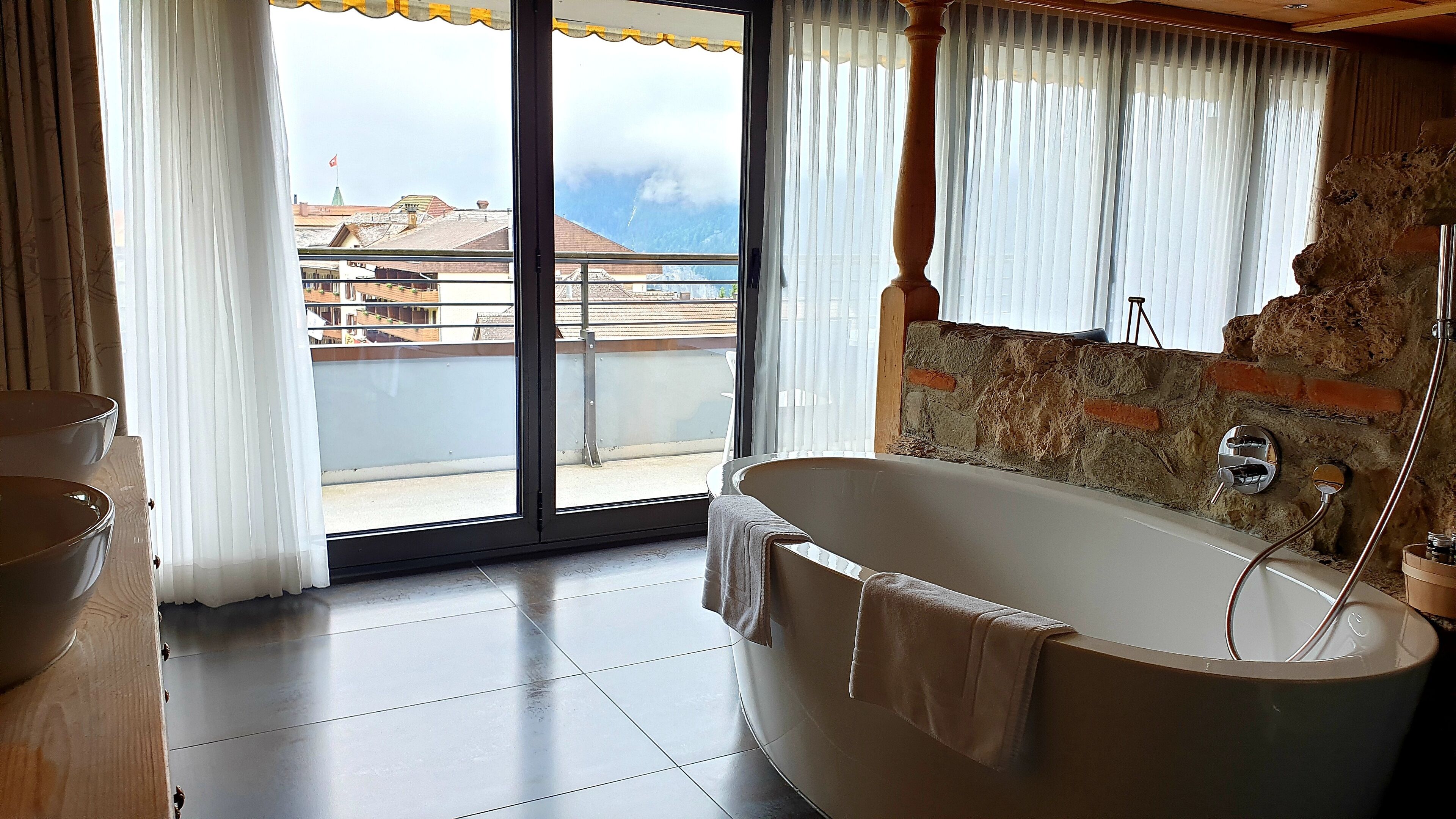 deluxe suite, balcony, mountain view | view from room