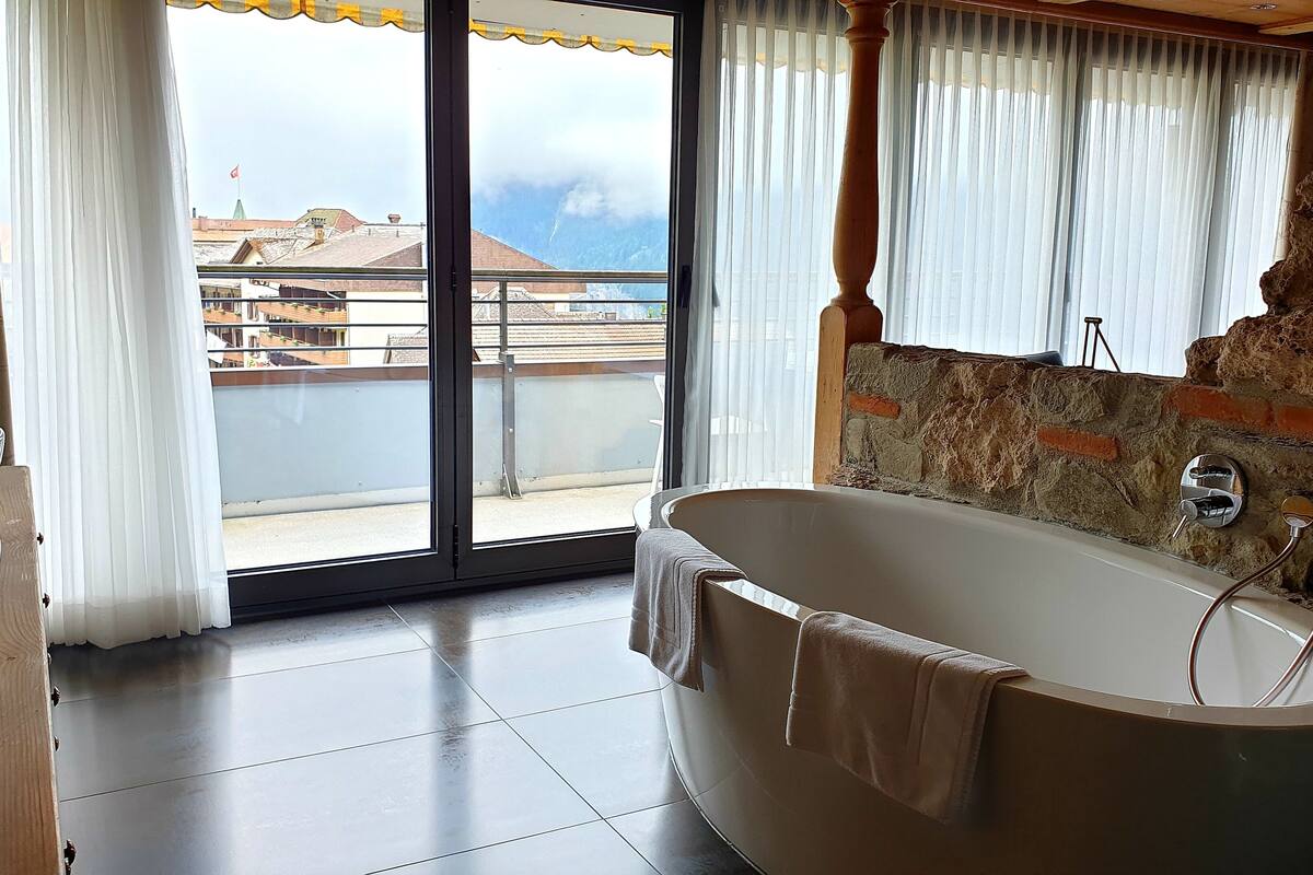 deluxe suite, balcony, mountain view | view from room