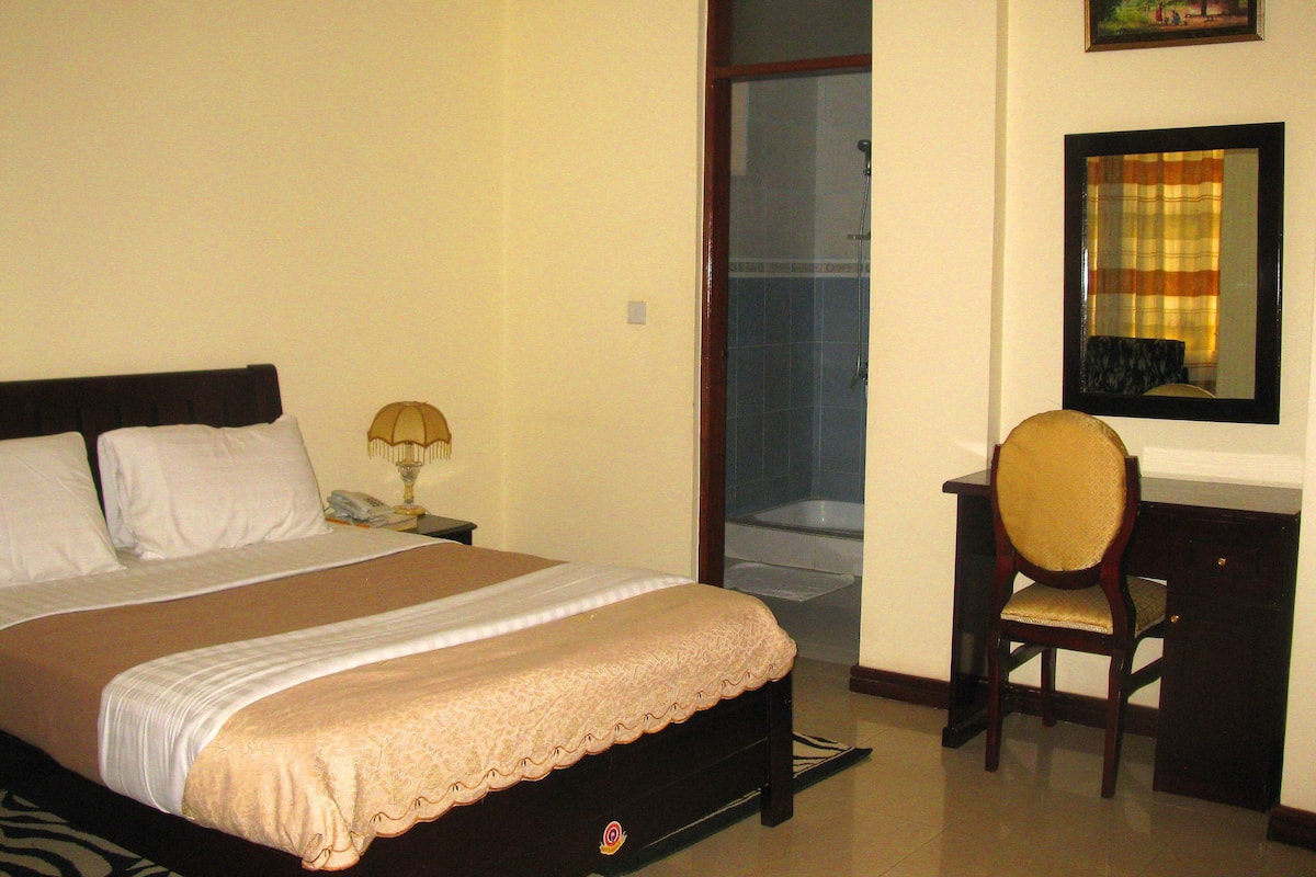 Standard Room | Desk, iron/ironing board (on request), WiFi (surcharge)