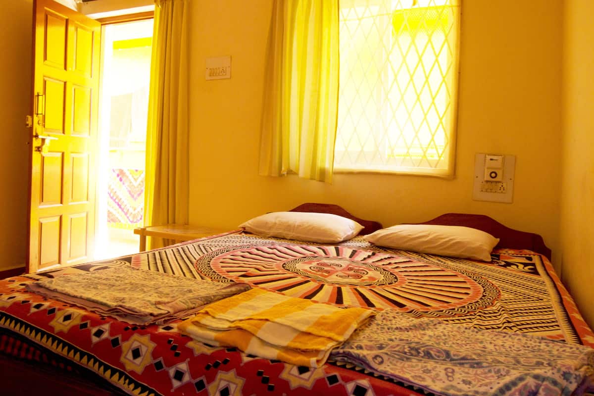 Standard Room | Desk, free WiFi