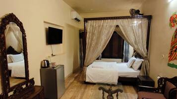 Luxury Room, 1 Double Bed | Desk, free WiFi