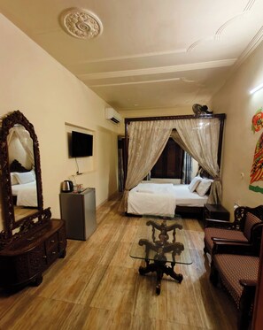 Kamar Mewah, 1 Tempat Tidur Double | 1 kamar tidur, meja kerja, dan Wi-Fi gratis