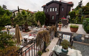 Breakfast, lunch, dinner served; Turkish cuisine, ocean views