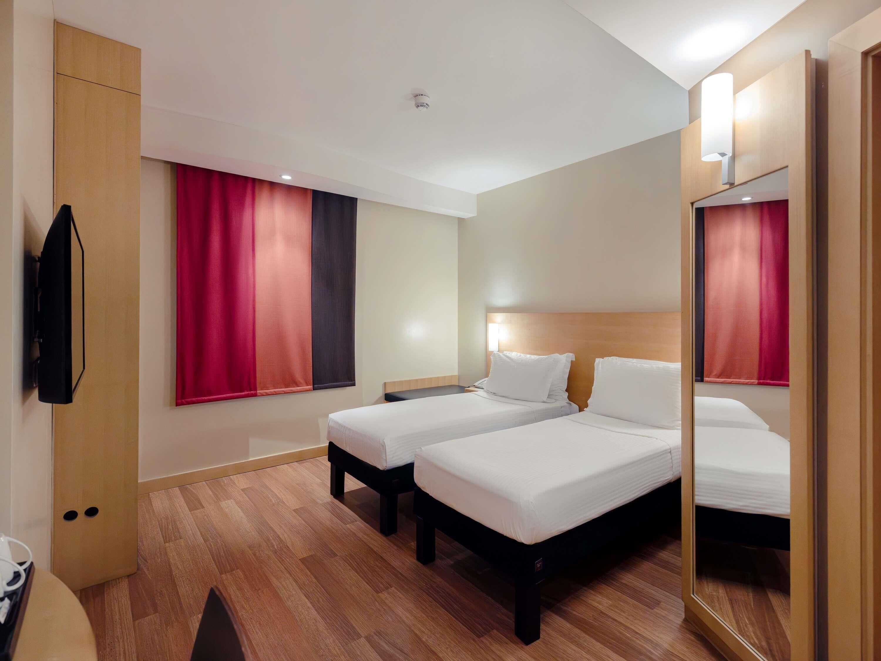 Room, 2 Twin Beds | Premium bedding, minibar, in-room safe, desk