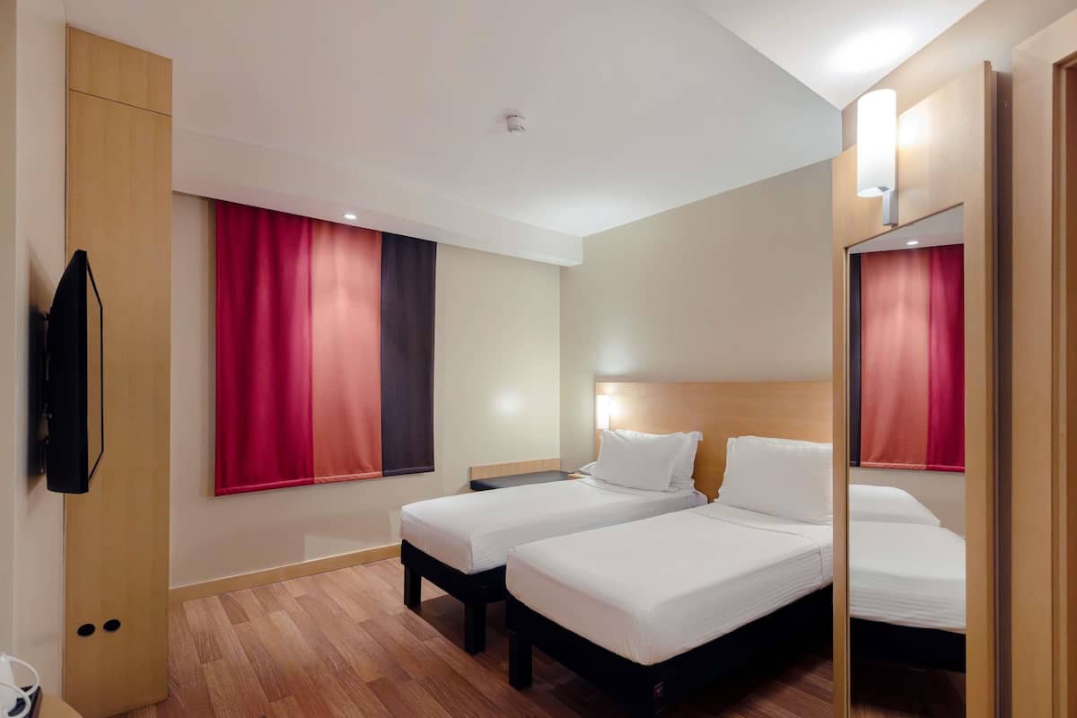 Room, 2 Single Beds | Premium bedding, minibar, in-room safe, desk