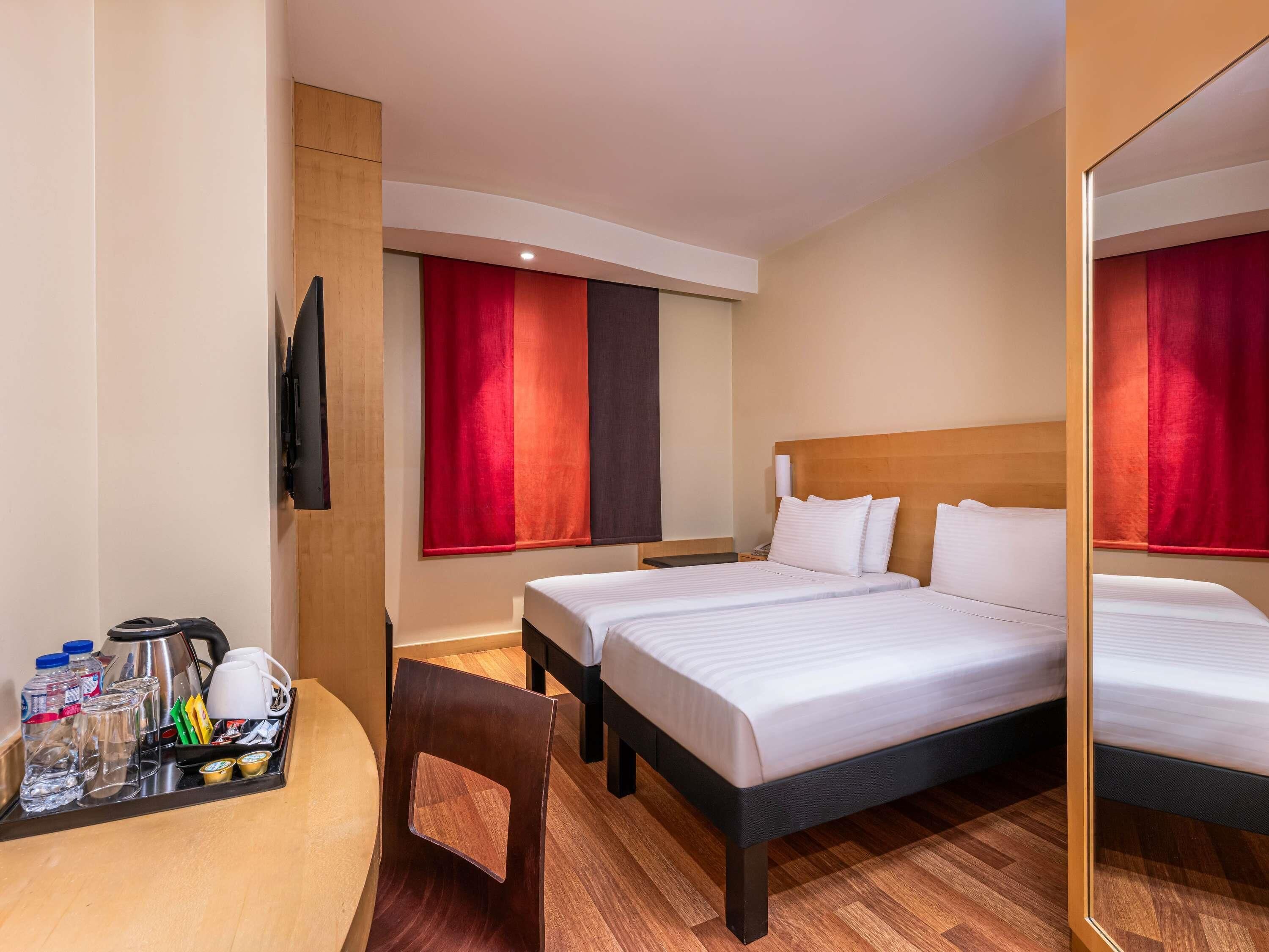 Room, 2 Twin Beds | Premium bedding, minibar, in-room safe, desk