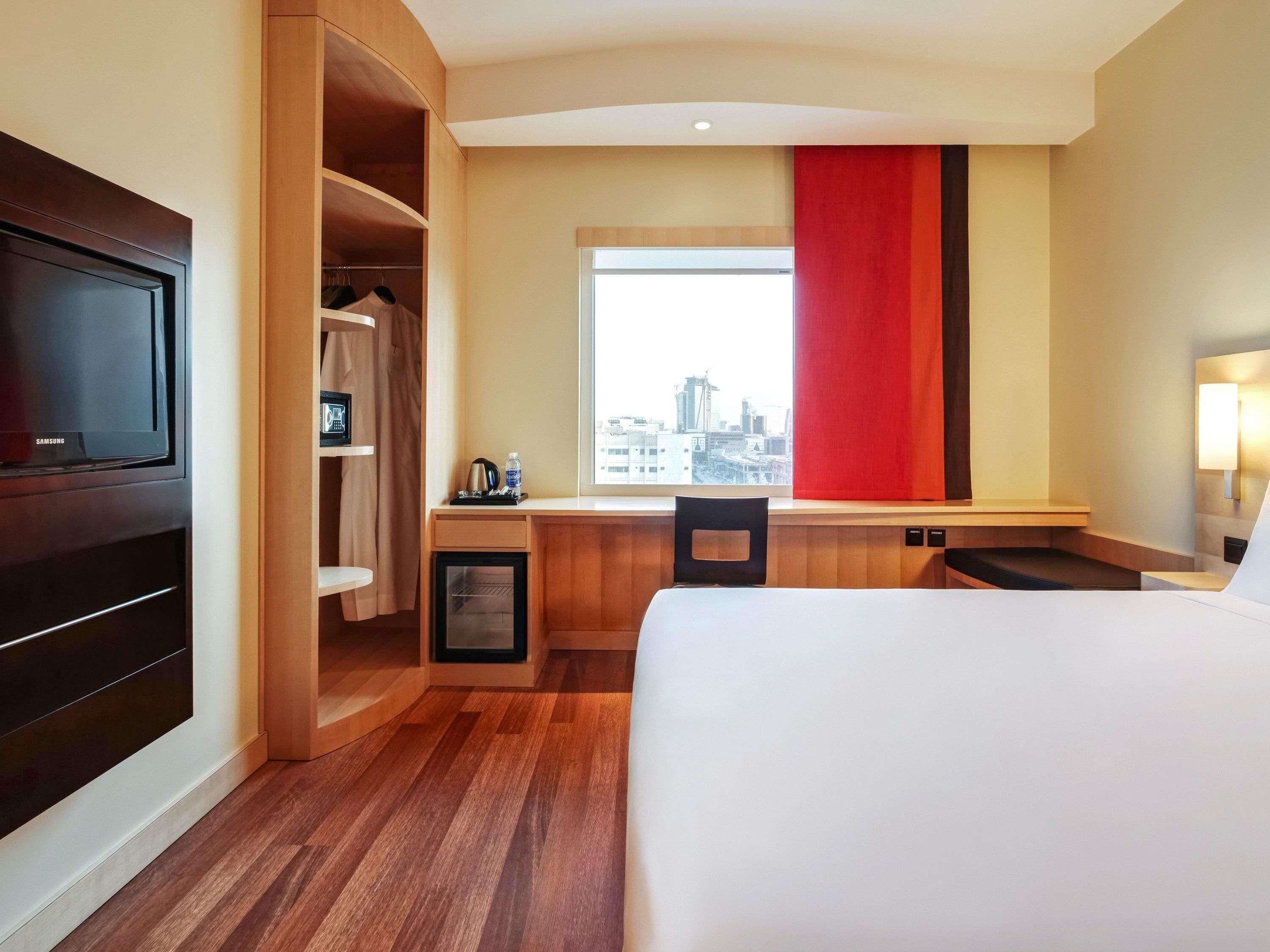 Double Room, 1 Double Bed | Premium bedding, minibar, in-room safe, desk