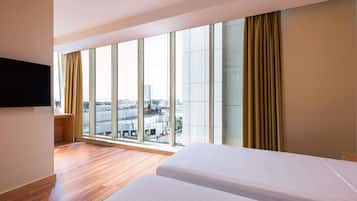 Room, 2 Twin Beds | Premium bedding, minibar, in-room safe, desk