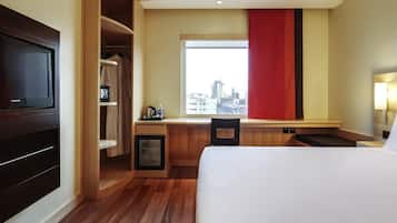 Double Room, 1 Double Bed | Premium bedding, minibar, in-room safe, desk