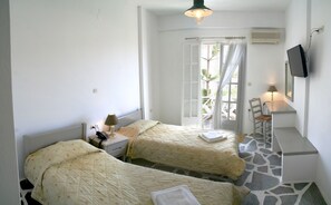Standard Room, Garden View | In-room safe, blackout drapes, free WiFi, bed sheets