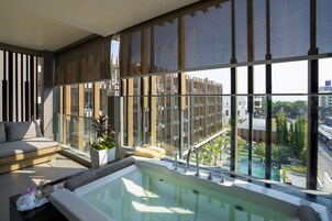 Family Suite with Spa Bath (80 sq.m.) | Balcony view