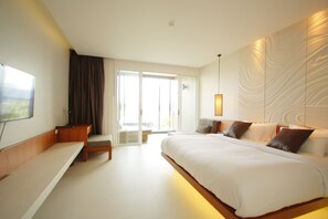 Minibar, in-room safe, desk, laptop workspace - G Hua Hin Resort & Mall (Hua Hin)