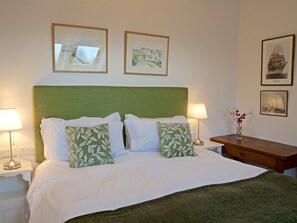 Superior Double Room, Ensuite (The Front Room) - Cherryhill Lodge (Newcastle)
