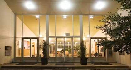ANU - University House Hotel