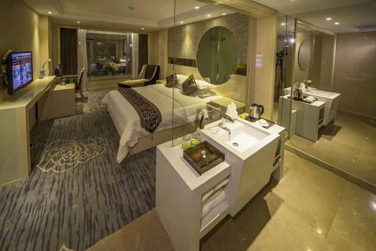 Premium bedding, down duvets, pillow-top beds, minibar