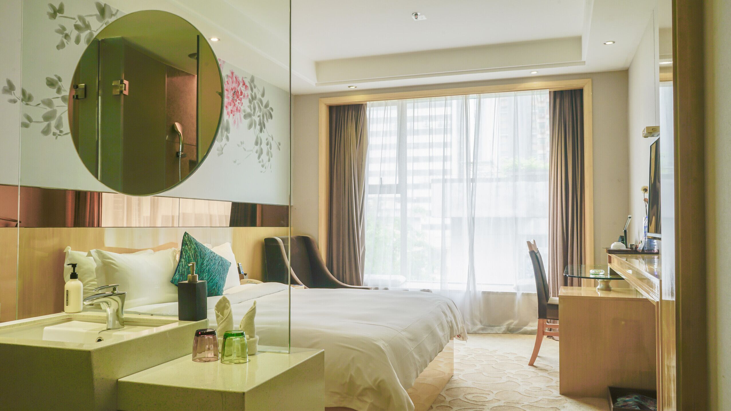 Premium bedding, down duvets, pillow-top beds, minibar