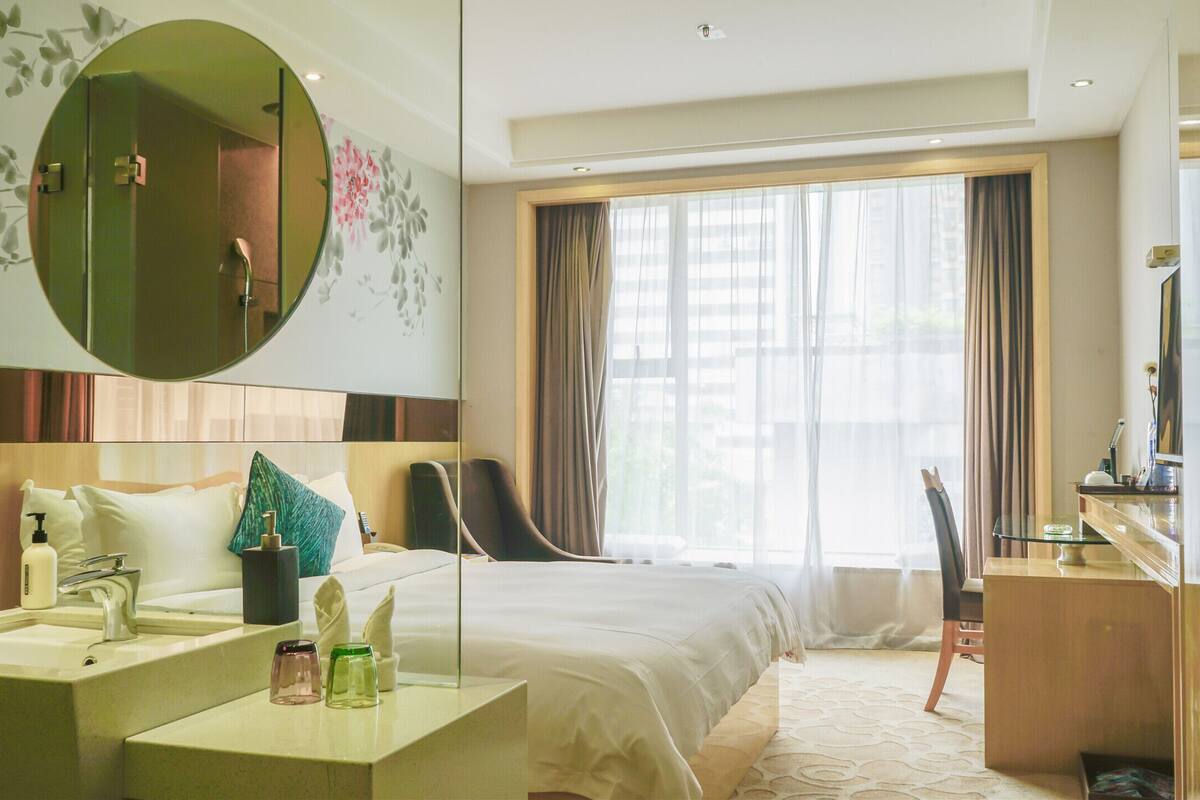 Premium bedding, down duvets, pillow-top beds, minibar
