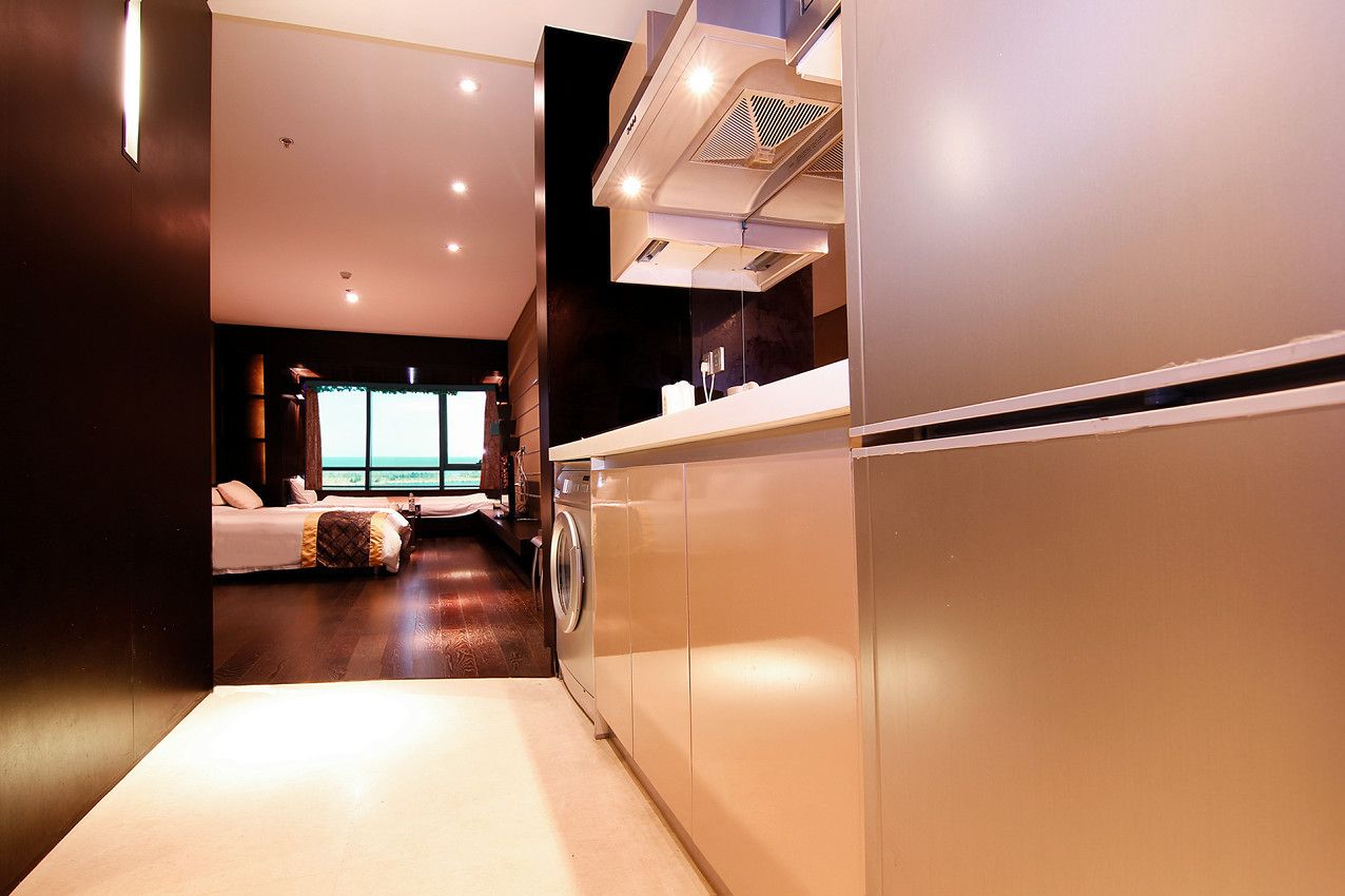 Room, 1 King Bed, Ocean View | Private kitchenette | Full-sized fridge, microwave, stovetop, coffee/tea maker