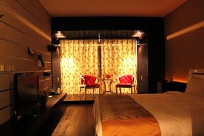 1 bedroom, premium bedding, down duvets, individually furnished
