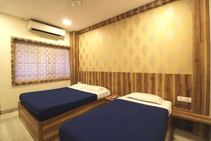 Desk, free WiFi - Hotel Manickam Grand (Chennai)
