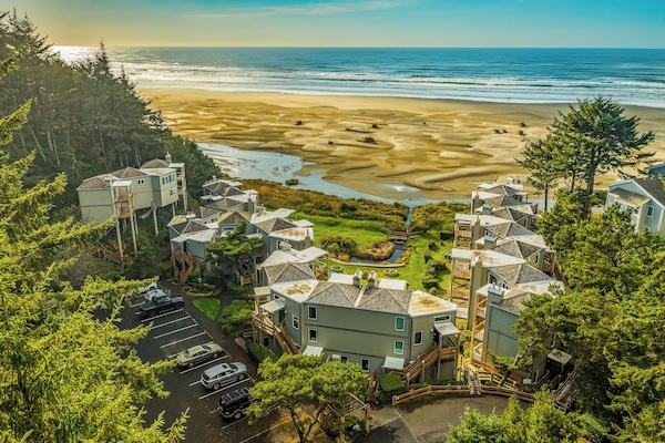 Condo, 2 Bedrooms, Non Smoking (Pet Friendly) | Beach/ocean view