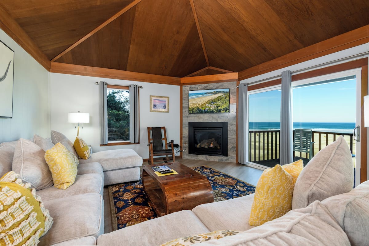 1 bedroom, Egyptian cotton sheets, premium bedding, pillowtop beds