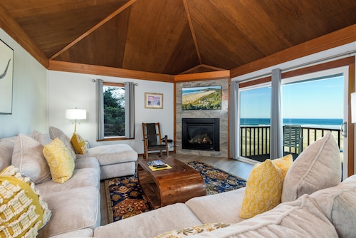 Little Creek Cove Beachfront Resort