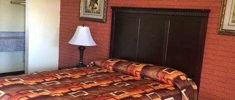 Standardværelse - 1 queensize-seng - ikke-ryger | Skrivebord, strygejern/strygebræt, gratis Wi-Fi, sengetøj