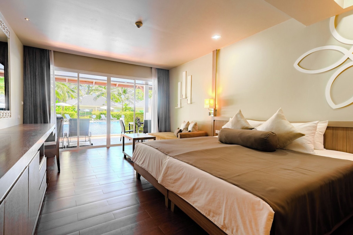 Deluxe Pool Access Room (Single)    | Allergitestet sengetøy, safe på rommet, skrivebord og blendingsgardiner
