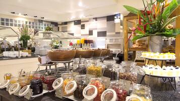 Daily buffet breakfast for a fee