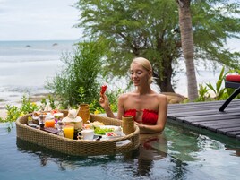 야외 수영장, 07:00 ~ 19:00 오픈, 수영장 파라솔, 일광욕 의자