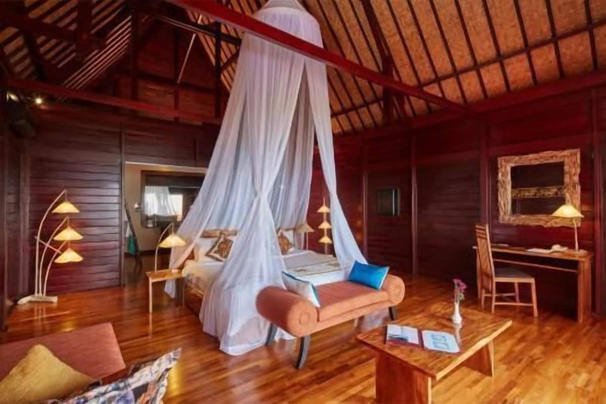 Minibar, in-room safe, individually decorated, individually furnished