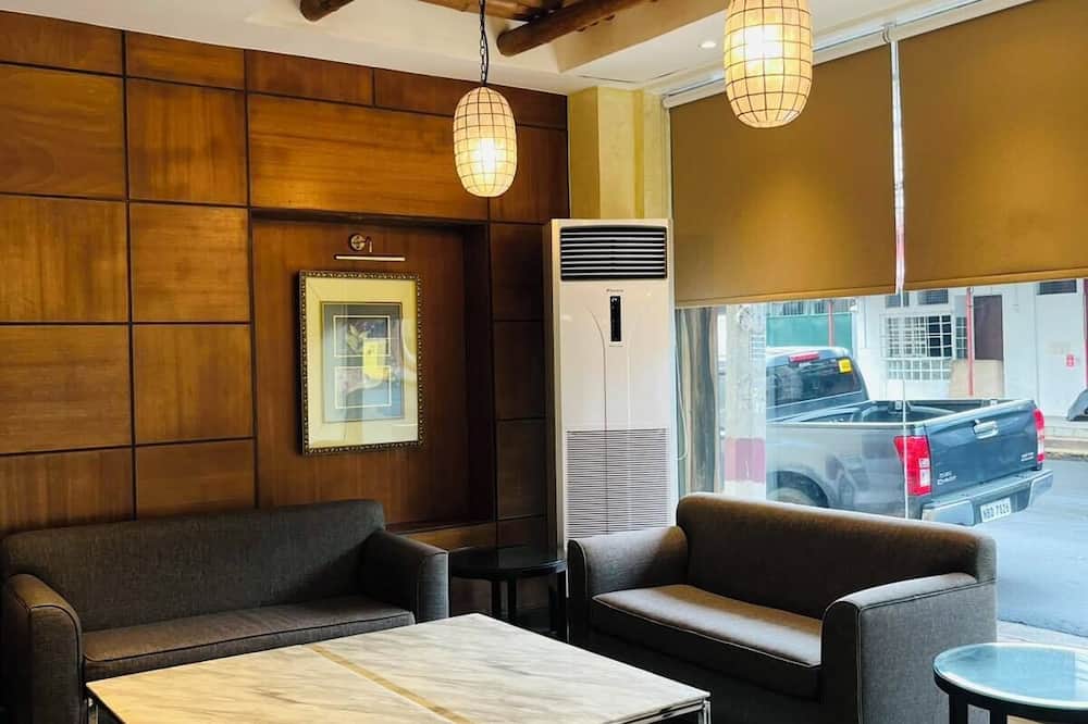 Pearl Lane Hotel