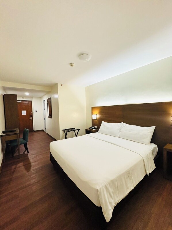 Deluxe Room, 1 King Bed