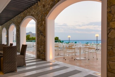 Porto Angeli Beach Resort – All Inclusive