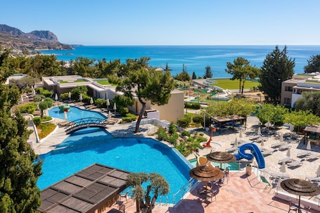 Piscine couverte, 3 piscines extérieures, parasols de plage. Porto Angeli Beach Resort – All Inclusive